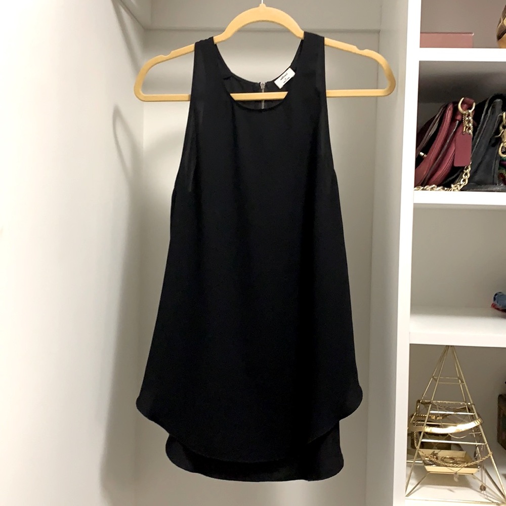 Aritzia tank top, excellent condition.